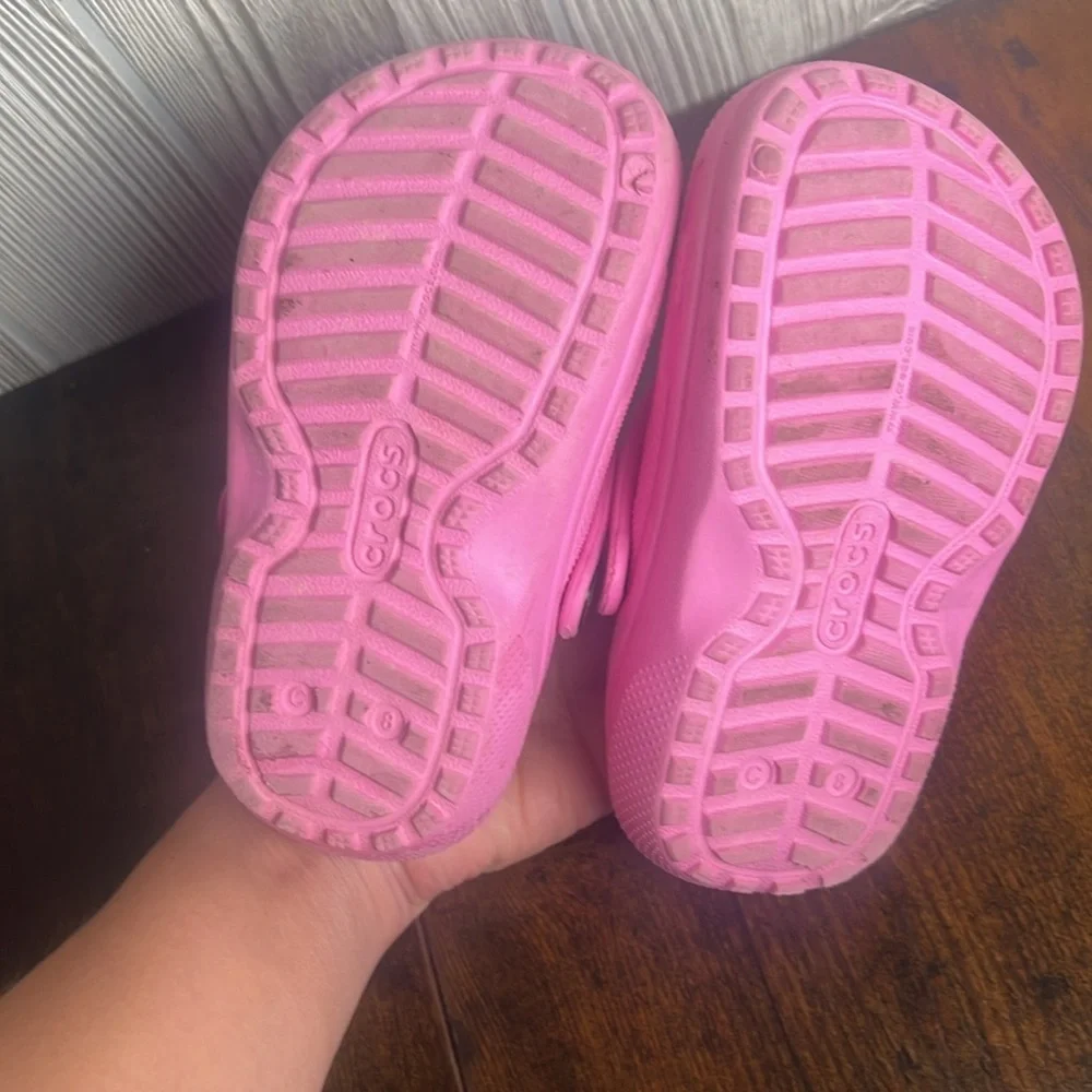 CROCS Kids Fuzzy Lined Vibrant Pink Size 8c